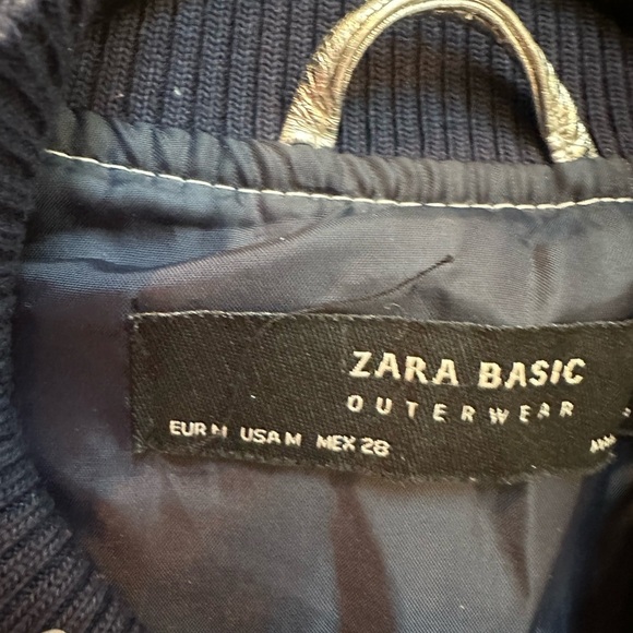 Zara Outerwear Silver Metallic Bomber Jacket Embroider Floral Butterflies Size M - Picture 10 of 15